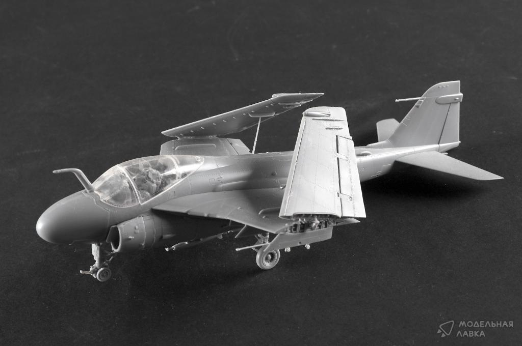 Сборная модель A-6E Intruder в масштабе 1:72 Trumpeter Сборная модель A-6E Intruder Trumpeter