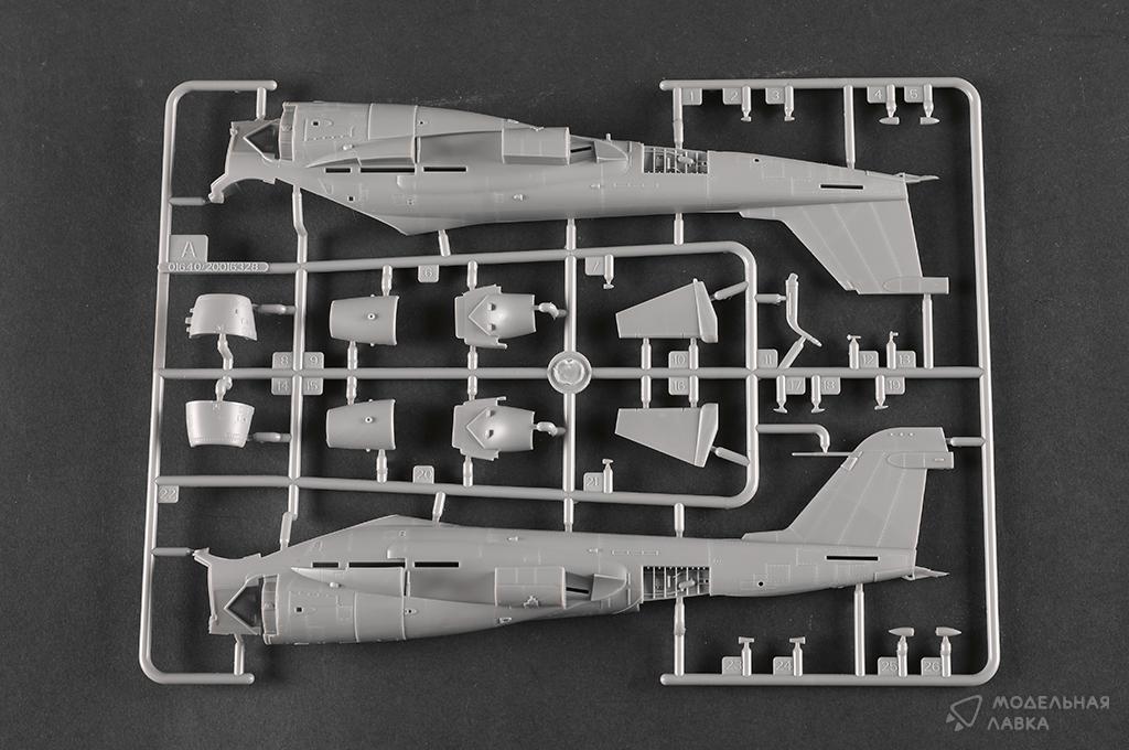 Сборная модель A-6E Intruder в масштабе 1:72 Trumpeter Сборная модель A-6E Intruder Trumpeter