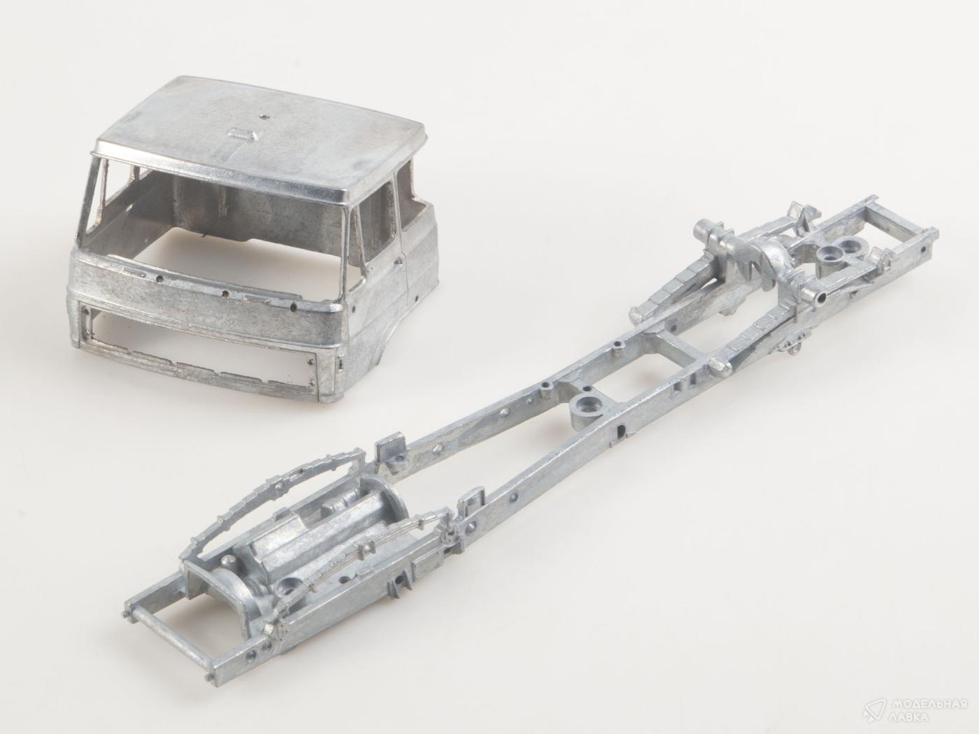 Сборная модель автоцистерна SKODA 110.850 SA8 AVD Models