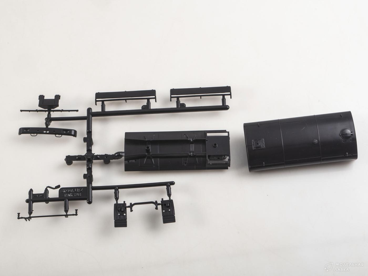 Сборная модель автоцистерна SKODA 110.850 SA8 AVD Models