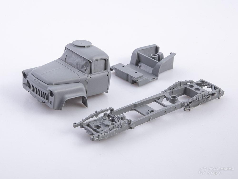 Сборная модель автомобиль грузовой 66А в масштабе 1:43 AVD Models Сборная модель автомобиль грузовой 66А AVD Models