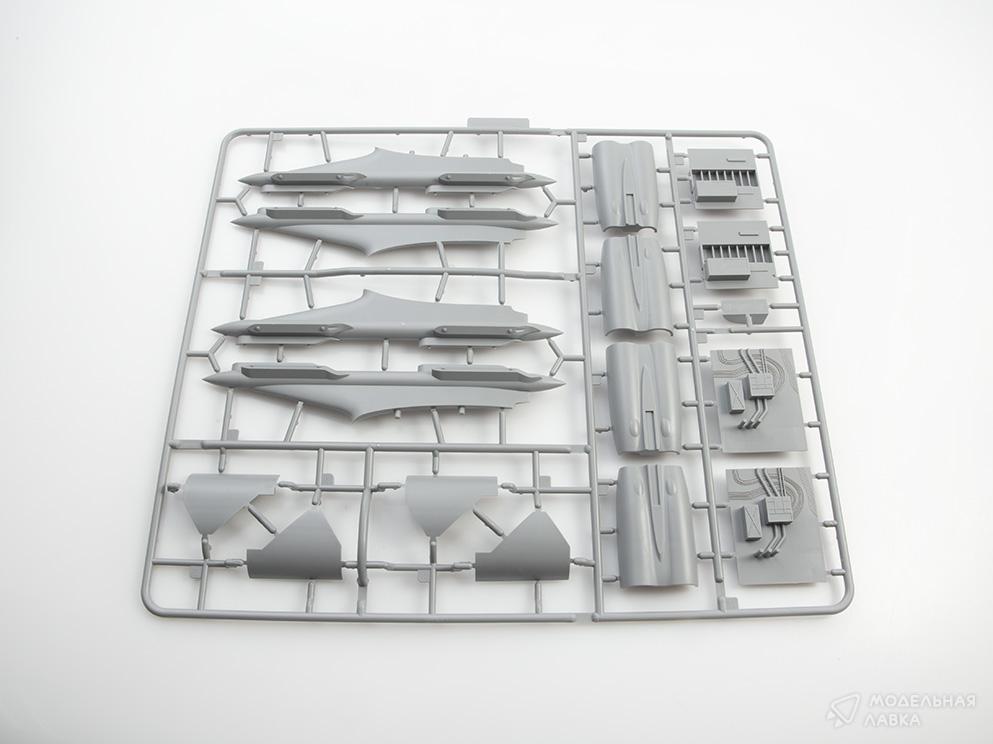 Сборная модель B-52G Early Type U.S.A.F Stratofortress Strategic Bomber в масштабе 1:72 Modelcollect Сборная модель B-52G Early Type U.S.A.F Stratofortress Strategic Bomber Modelcollect