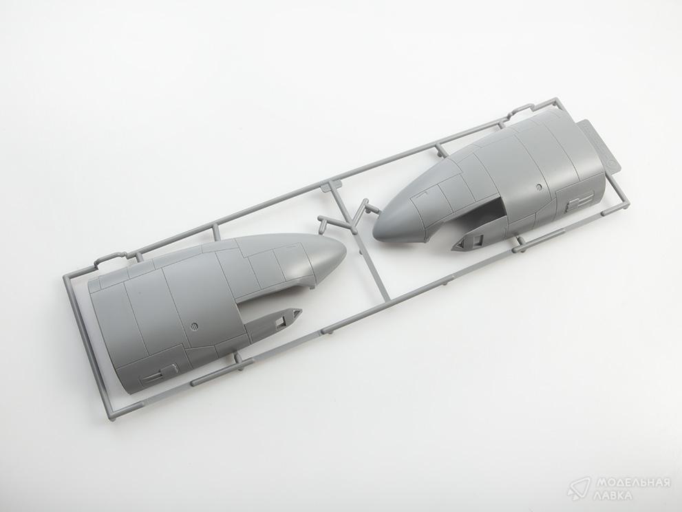 Сборная модель B-52G Early Type U.S.A.F Stratofortress Strategic Bomber в масштабе 1:72 Modelcollect Сборная модель B-52G Early Type U.S.A.F Stratofortress Strategic Bomber Modelcollect