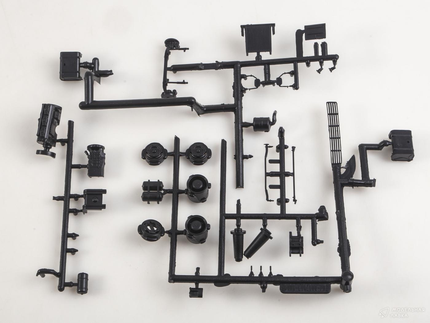 Сборная модель бортовой автомобиль SKODA 100.05 AVD Models