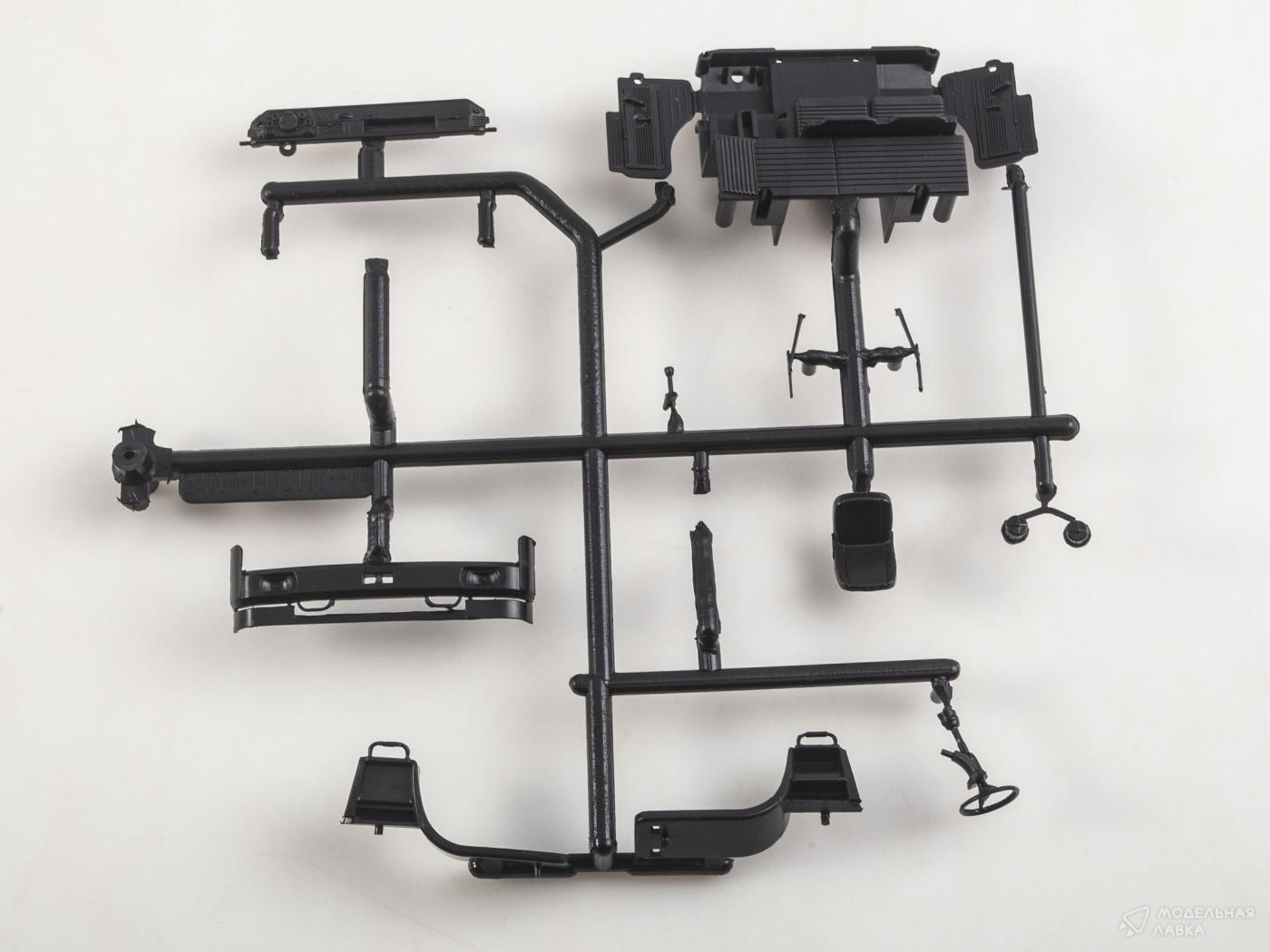 Сборная модель бортовой автомобиль SKODA 100.05 AVD Models