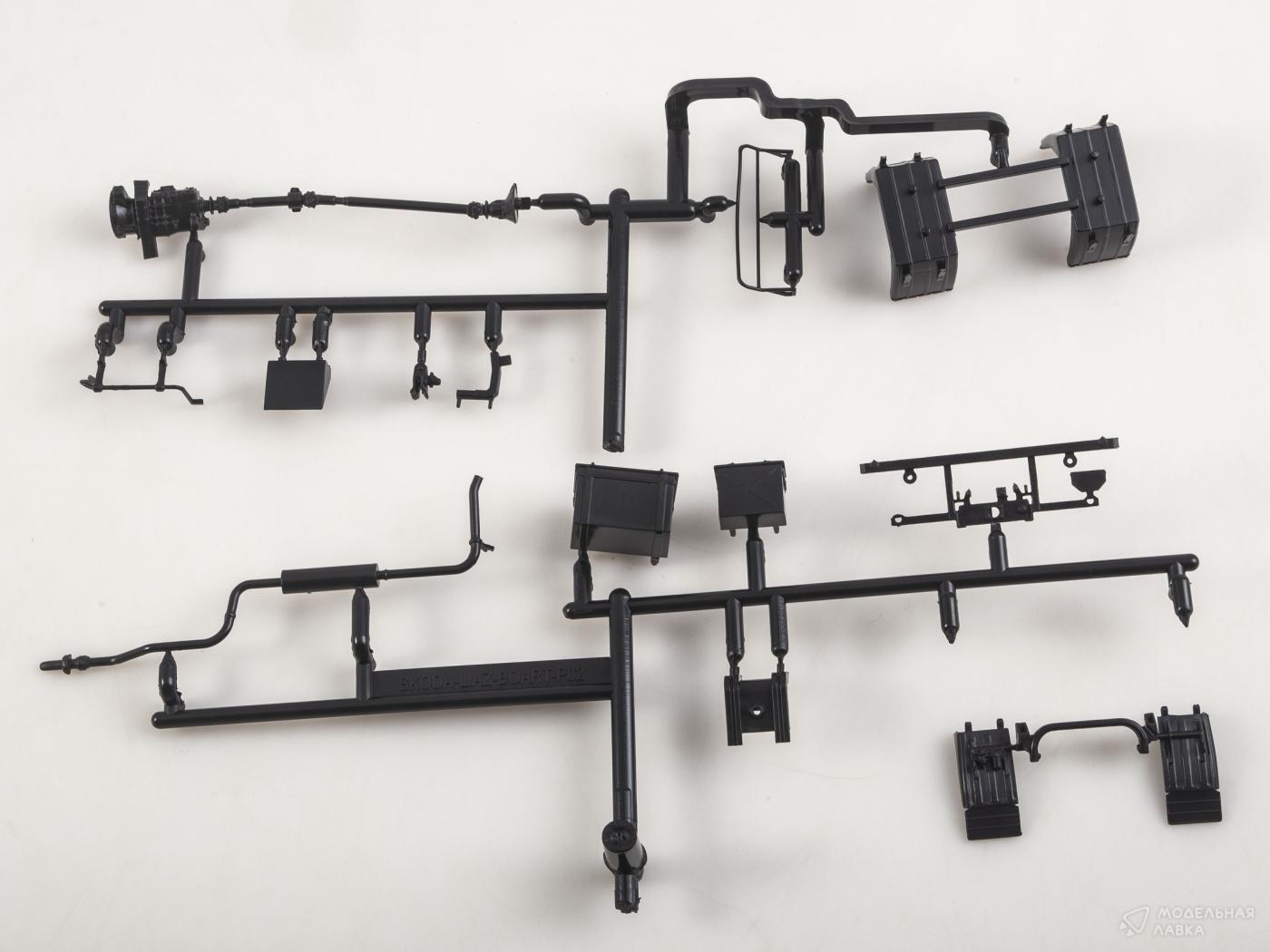 Сборная модель бортовой автомобиль SKODA 100.05 AVD Models