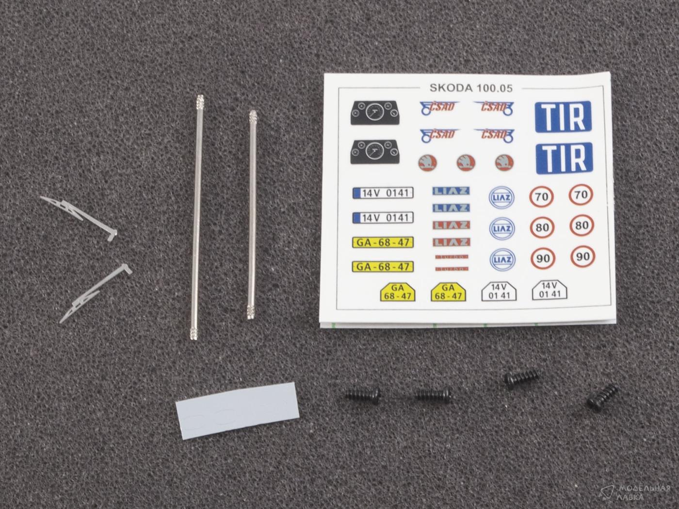 Сборная модель бортовой автомобиль SKODA 100.05 AVD Models