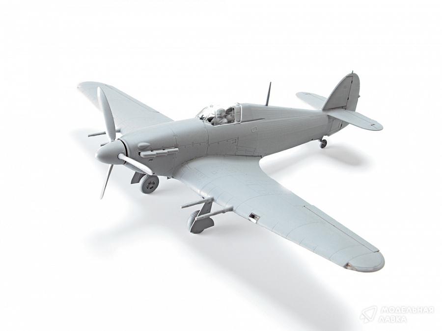 Сборная модель британский истребитель Хоукер Харрикейн IIC в масштабе 1:72 Звезда Сборная модель британский истребитель Хоукер Харрикейн IIC Звезда