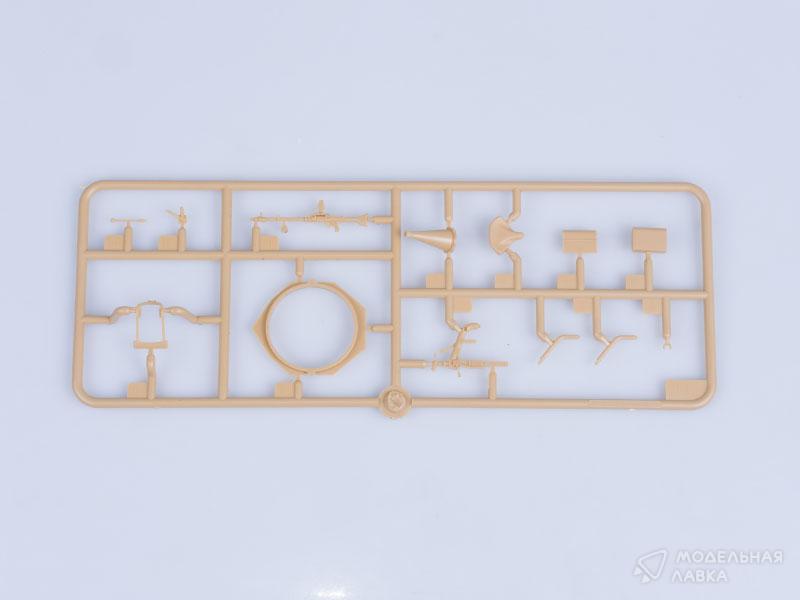 Сборная модель бронеавтомобиль German Le.Pz.Sp.Wg Sd.Kfz.221 Leichter Panzerspahwagen-Early в масштабе 1:35 Hobby Boss Сборная модель бронеавтомобиль German Le.Pz.Sp.Wg Sd.Kfz.221 Leichter Panzerspahwagen-Early Hobby Boss