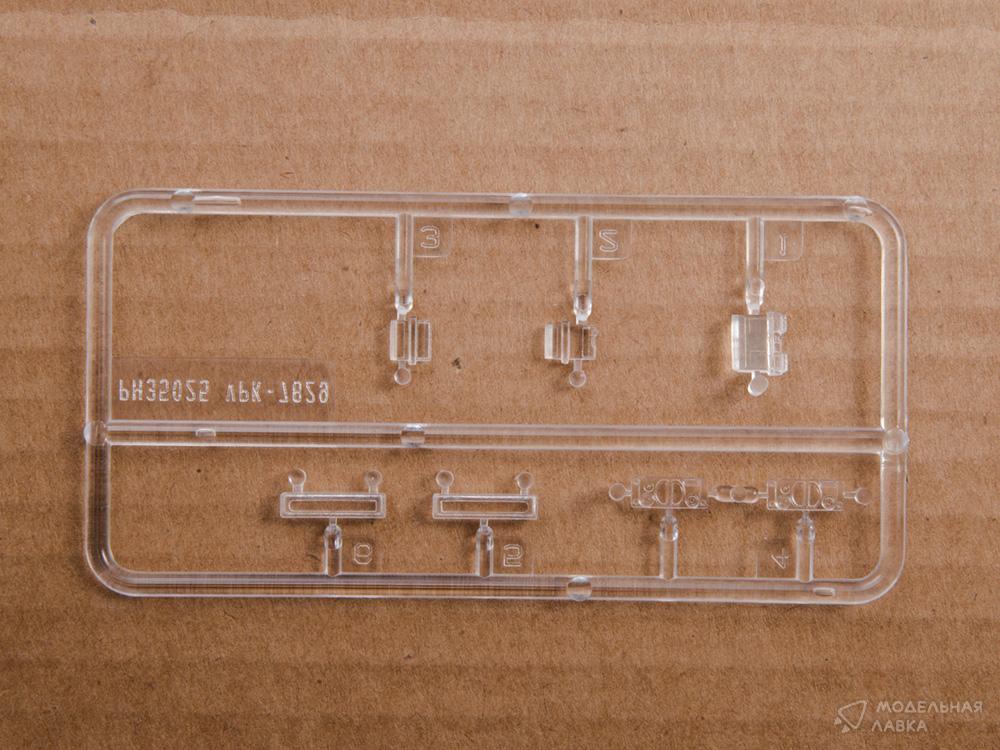 Сборная модель бронемашина VPK-7829 BUMERANG APC в масштабе 1:35 Panda Hobby Сборная модель бронемашина VPK-7829 BUMERANG APC Panda Hobby