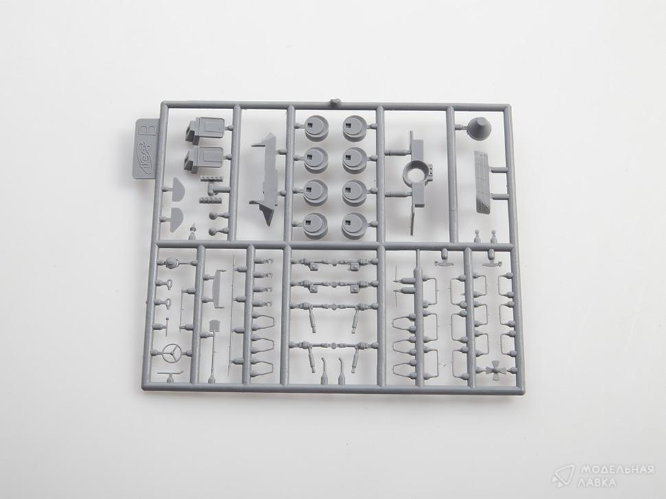 Сборная модель БТР-60П в масштабе 1:72 ICM Сборная модель БТР-60П ICM