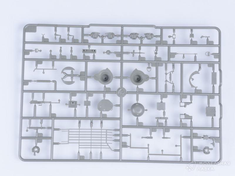 Сборная модель БТР IDF Achzarit APC - Early в масштабе 1:35 Hobby Boss Сборная модель БТР IDF Achzarit APC - Early Hobby Boss