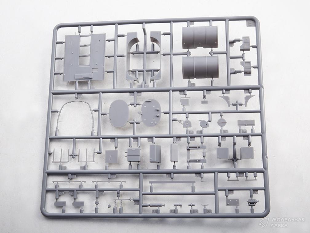 Сборная модель Diamond T 968A with asphalt tank в масштабе 1:72 IBG Models Сборная модель Diamond T 968A with asphalt tank IBG Models