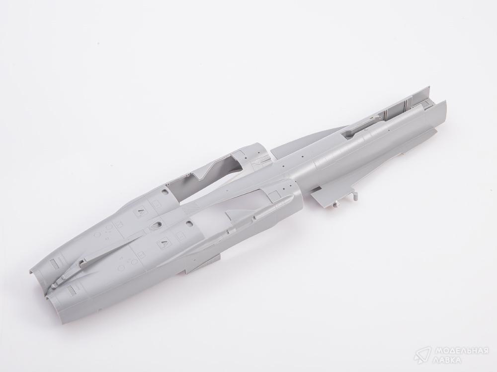 Сборная модель F/A-18C в масштабе 1:48 KINETIC Сборная модель F/A-18C KINETIC