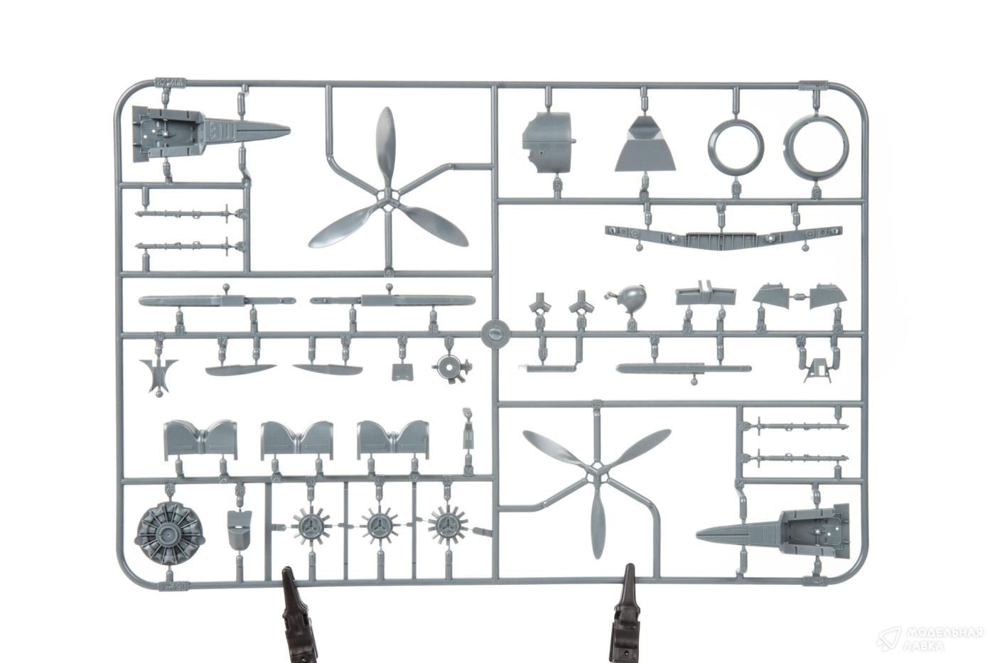 Сборная модель Fw 190A-4 w/ engine flaps & two wing guns в масштабе 1:48 Eduard Сборная модель Fw 190A-4 w/ engine flaps & two wing guns Eduard