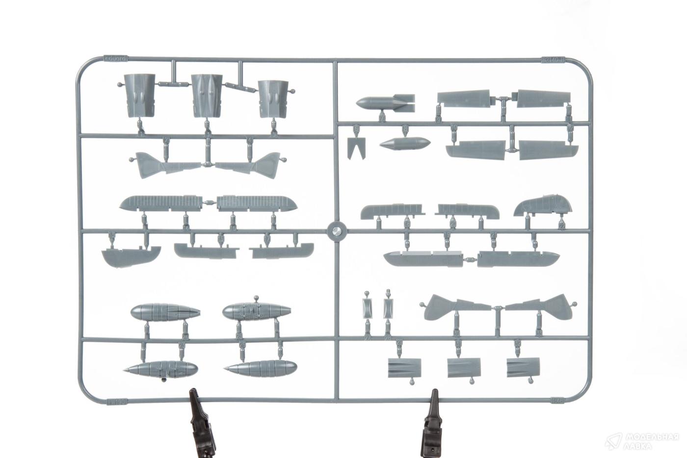 Сборная модель Fw 190A-4 w/ engine flaps & two wing guns в масштабе 1:48 Eduard Сборная модель Fw 190A-4 w/ engine flaps & two wing guns Eduard