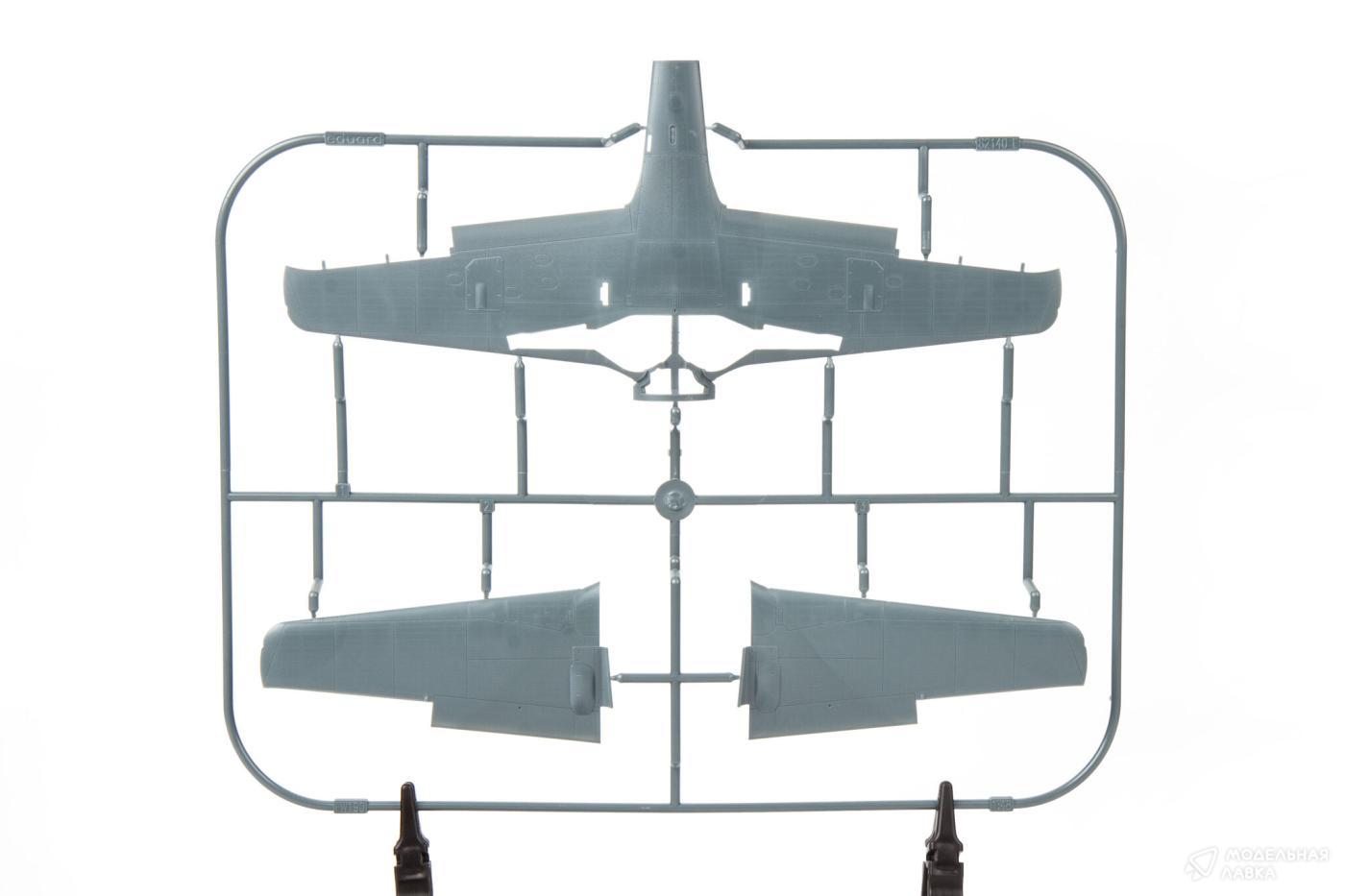 Сборная модель Fw 190A-4 w/ engine flaps & two wing guns в масштабе 1:48 Eduard Сборная модель Fw 190A-4 w/ engine flaps & two wing guns Eduard