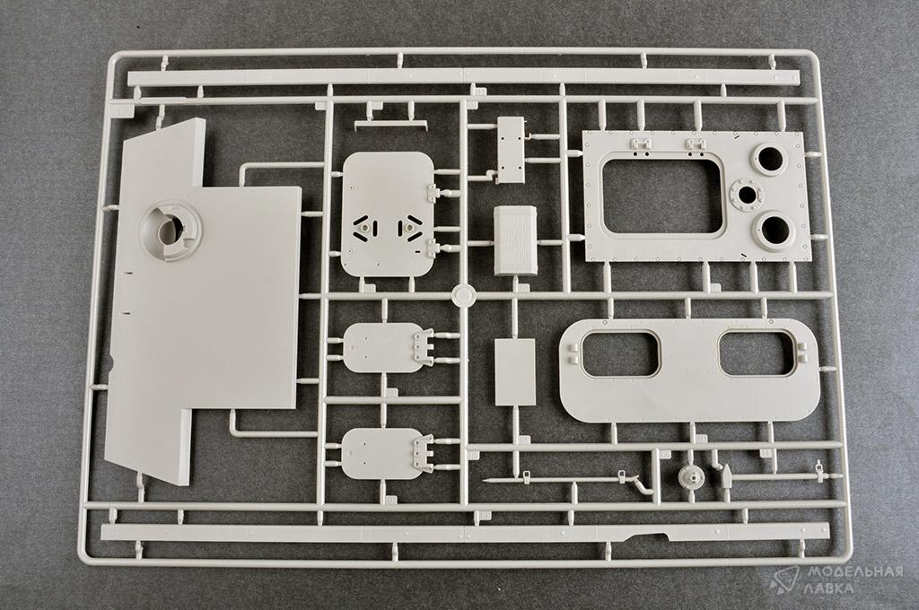 Сборная модель German Sd.Kfz 173 Jagdpanther Early Version в масштабе 1:16 Trumpeter Сборная модель German Sd.Kfz 173 Jagdpanther Early Version Trumpeter