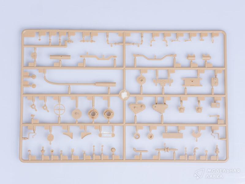 Сборная модель грузовик US White 666 Cargo (Hard Top) в масштабе 1:35 Hobby Boss Сборная модель грузовик US White 666 Cargo (Hard Top) Hobby Boss