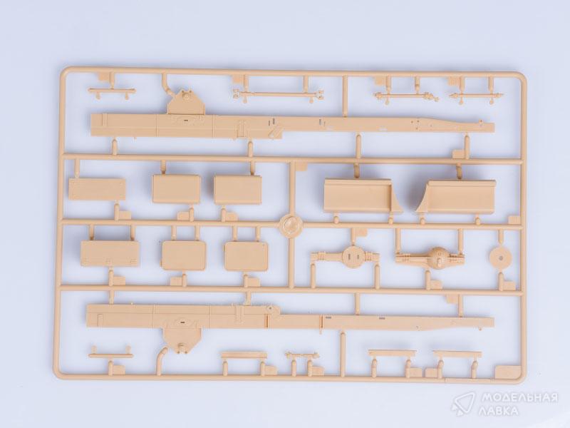 Сборная модель грузовик US White 666 Cargo (Hard Top) в масштабе 1:35 Hobby Boss Сборная модель грузовик US White 666 Cargo (Hard Top) Hobby Boss