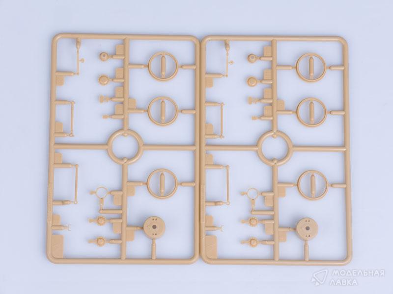 Сборная модель грузовик US White 666 Cargo (Hard Top) в масштабе 1:35 Hobby Boss Сборная модель грузовик US White 666 Cargo (Hard Top) Hobby Boss