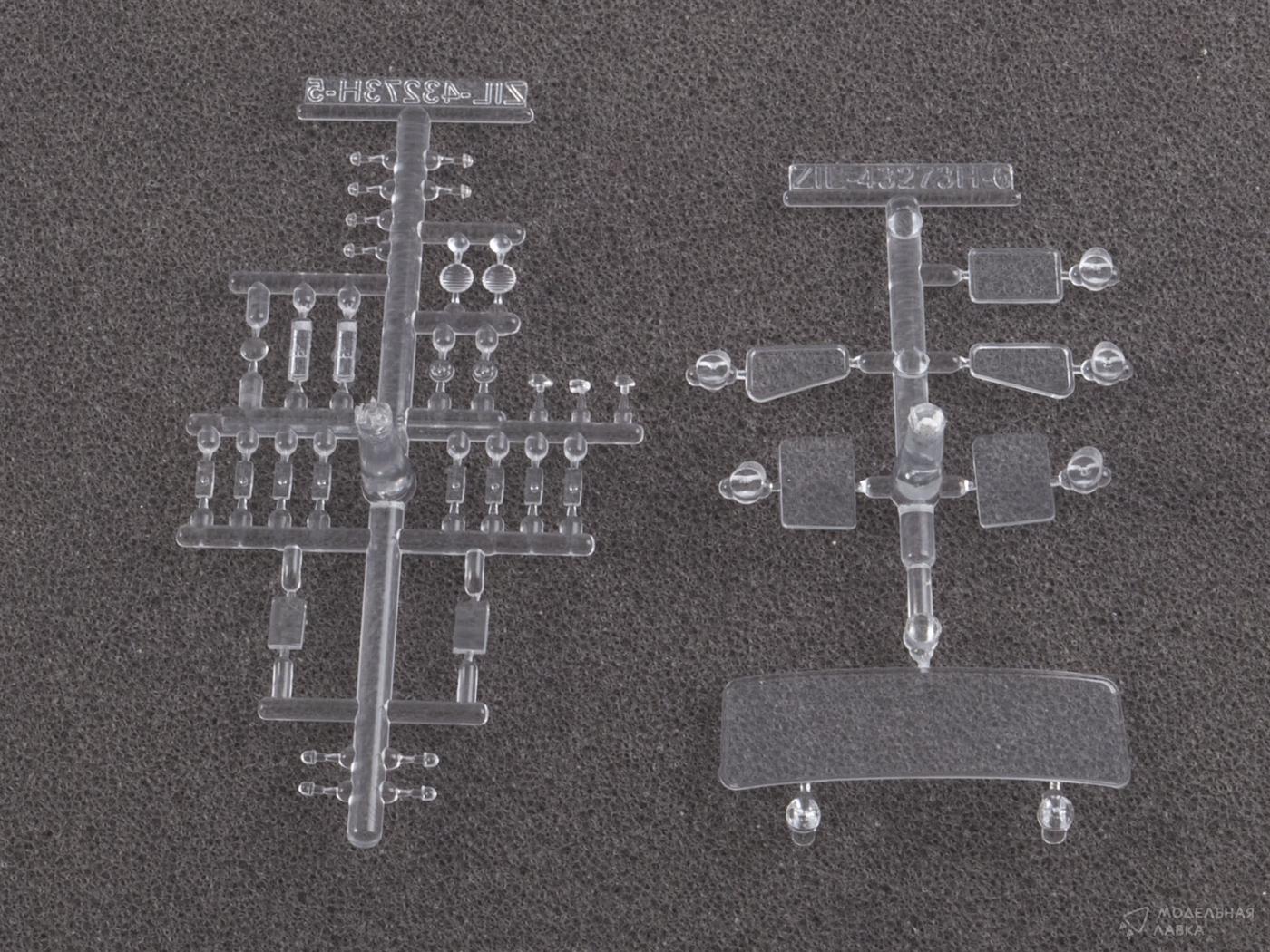 Сборная модель грузовой автомобиль ЗИЛ-95301ФА AVD Models