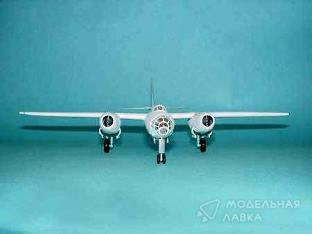 Сборная модель Harbin H-5 Bomber в масштабе 1:72 Trumpeter Сборная модель Harbin H-5 Bomber Trumpeter