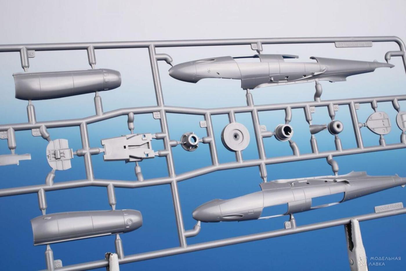 Сборная модель Heinkel He 162A Spatz ‘Captured Birds’ в масштабе 1:72 Special Hobby Сборная модель Heinkel He 162A Spatz ‘Captured Birds’ Special Hobby