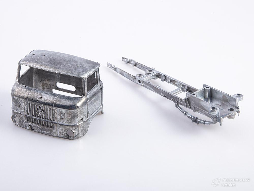 Сборная модель IFA W50LA LAK-2 кунг в масштабе 1:43 AVD Models Сборная модель IFA W50LA LAK-2 кунг AVD Models
