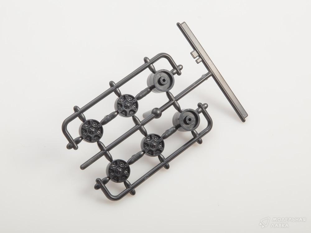 Сборная модель IKARUS-620 седельный тягач в масштабе 1:43 AVD Models Сборная модель IKARUS-620 седельный тягач AVD Models