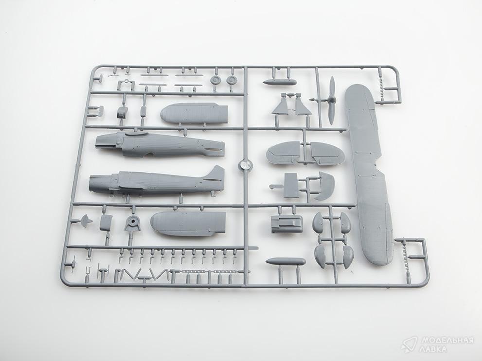 Сборная модель испанский биплан Не 51B-1 в масштабе 1:72 ICM Сборная модель испанский биплан Не 51B-1 ICM