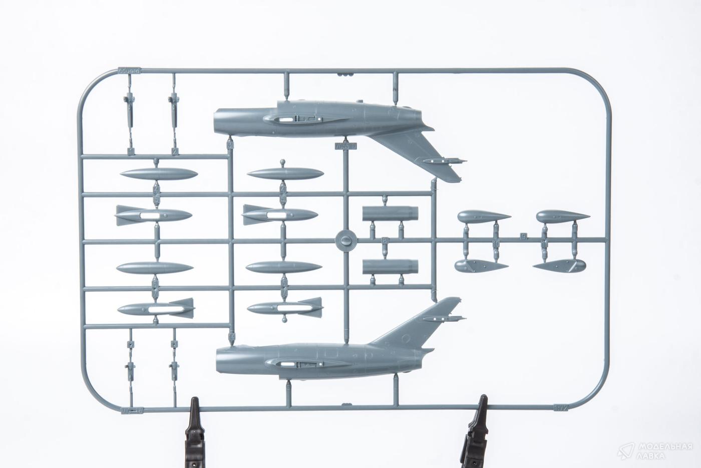 Сборная модель истребитель MiGG-15bis в масштабе 1:72 Eduard Сборная модель истребитель MiGG-15bis Eduard
