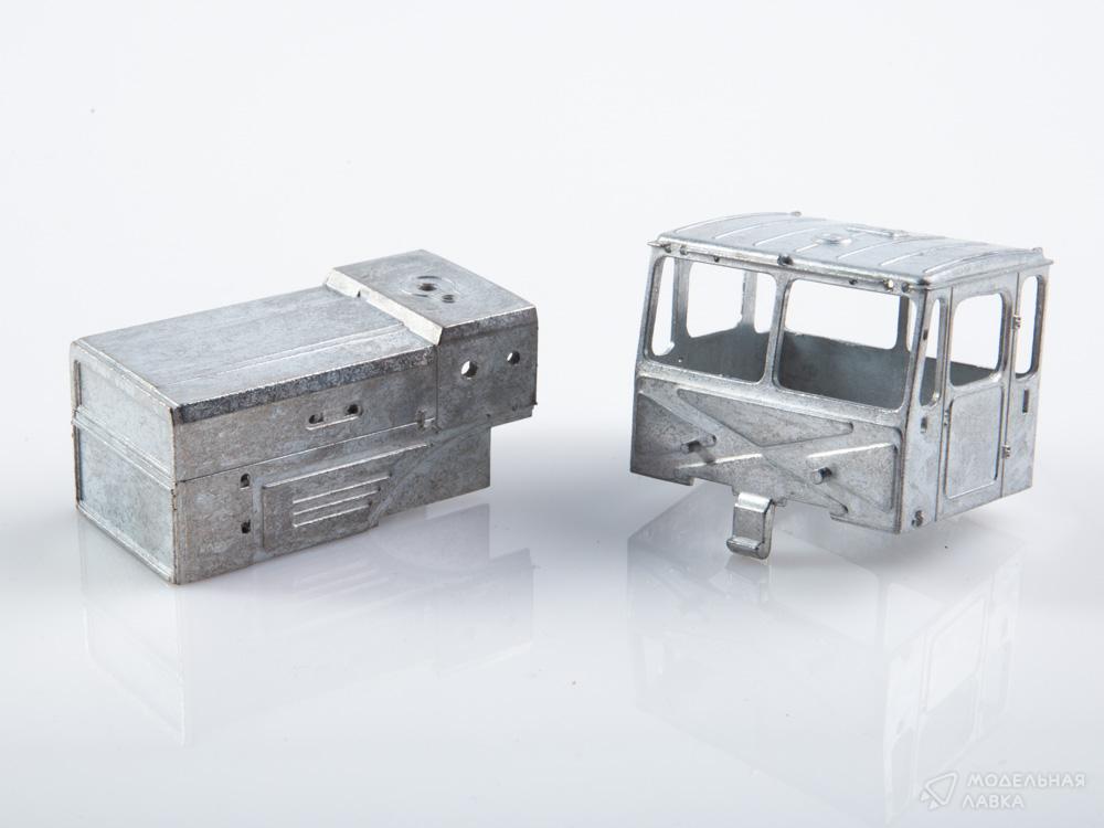 Сборная модель к-701 в масштабе 1:43 AVD Models Сборная модель к-701 AVD Models