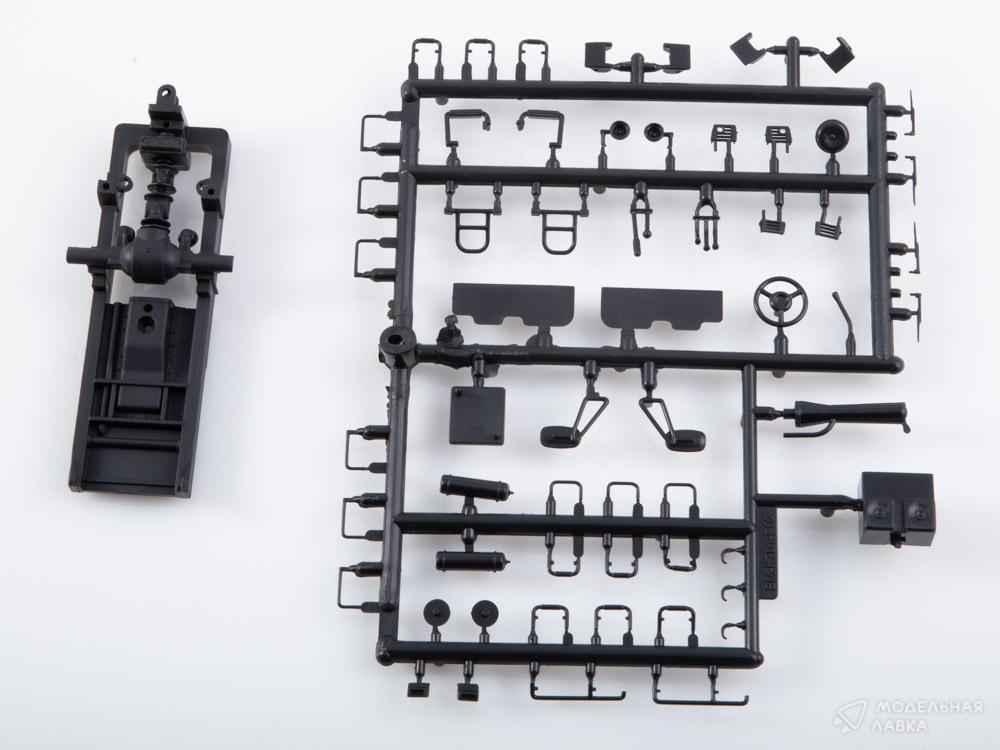 Сборная модель к-701 в масштабе 1:43 AVD Models Сборная модель к-701 AVD Models