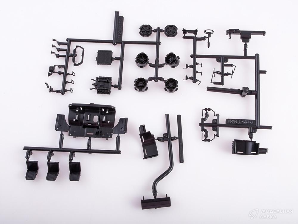 Сборная модель КАМАЗ-Э5320 в масштабе 1:43 AVD Models Сборная модель КАМАЗ-Э5320 AVD Models
