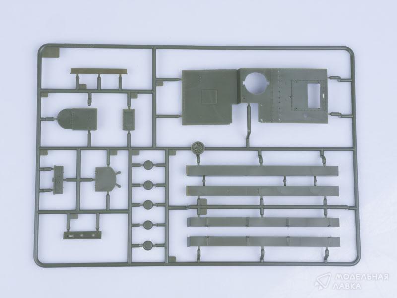 Сборная модель легкий танк Soviet T-37A Light Tank (Izhorsky) в масштабе 1:35 Hobby Boss Сборная модель легкий танк Soviet T-37A Light Tank (Izhorsky) Hobby Boss