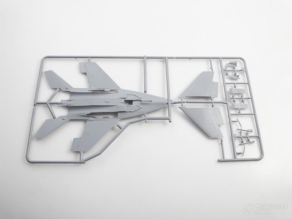 Сборная модель миГ-29 "Стрижи" с клеем, кисточкой и красками. в масштабе 1:72 Звезда Сборная модель миГ-29 "Стрижи" с клеем, кисточкой и красками. Звезда