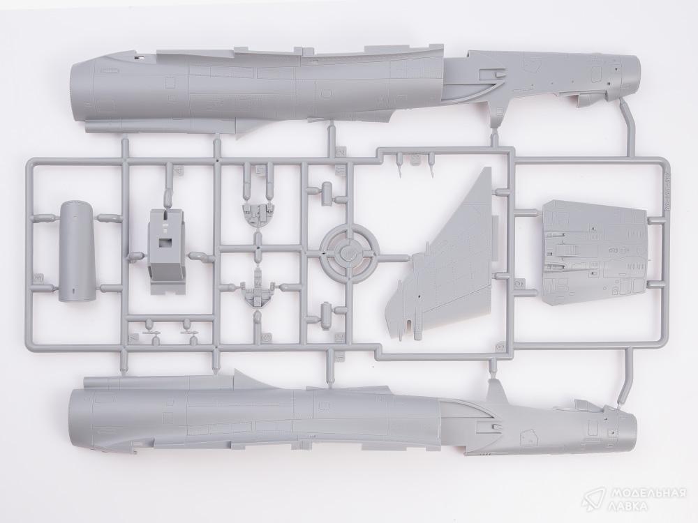 Сборная модель Mirage 2000C Multi-role Combat Fighter в масштабе 1:48 KINETIC Сборная модель Mirage 2000C Multi-role Combat Fighter KINETIC