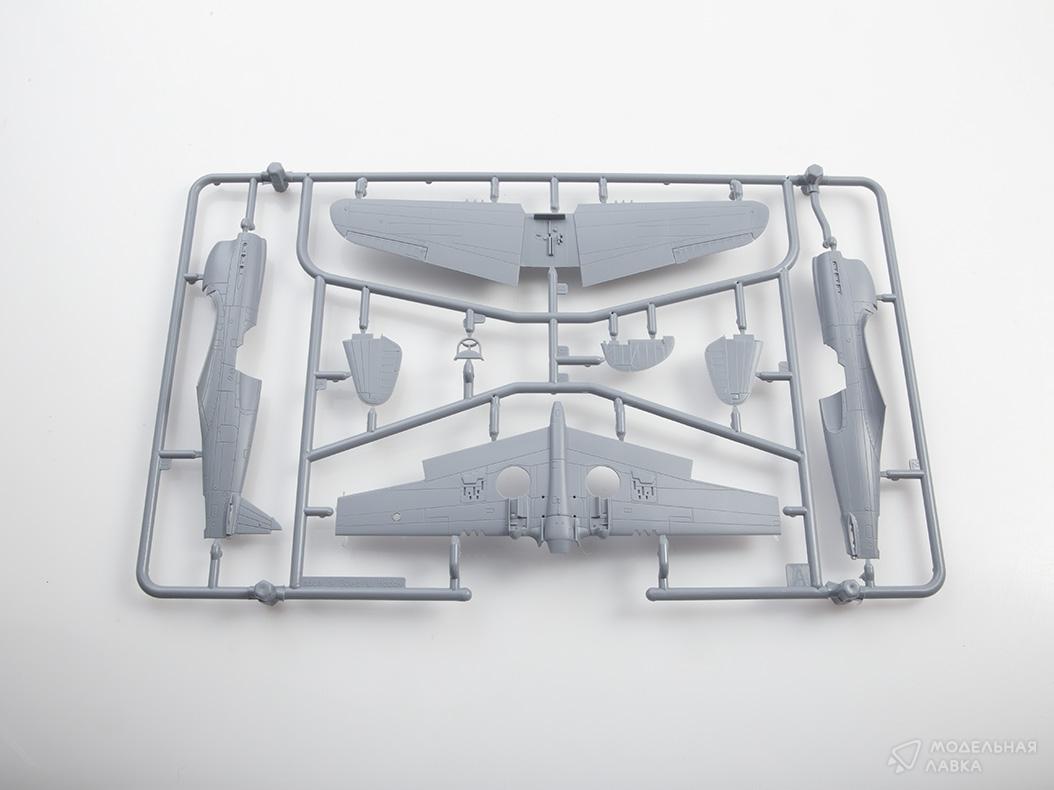 Сборная модель P-40E Warhawk 'Claws and Teeth' в масштабе 1:72 Special Hobby Сборная модель P-40E Warhawk 'Claws and Teeth' Special Hobby