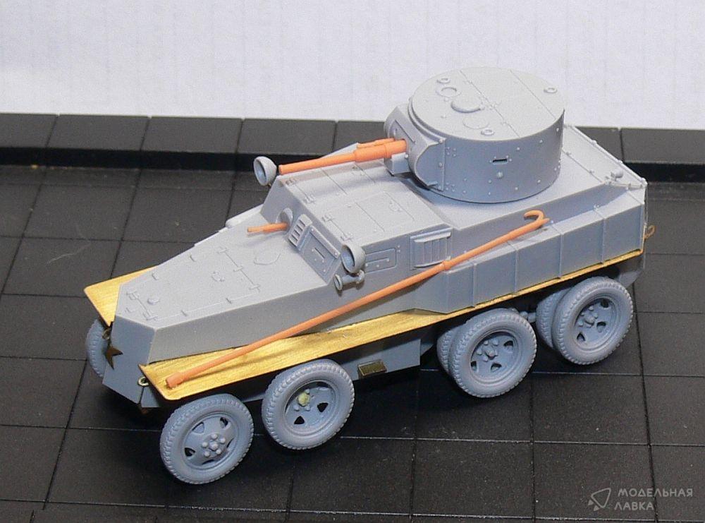 Сборная модель плавающий бронеавтомобиль ПБ-4 Lancer