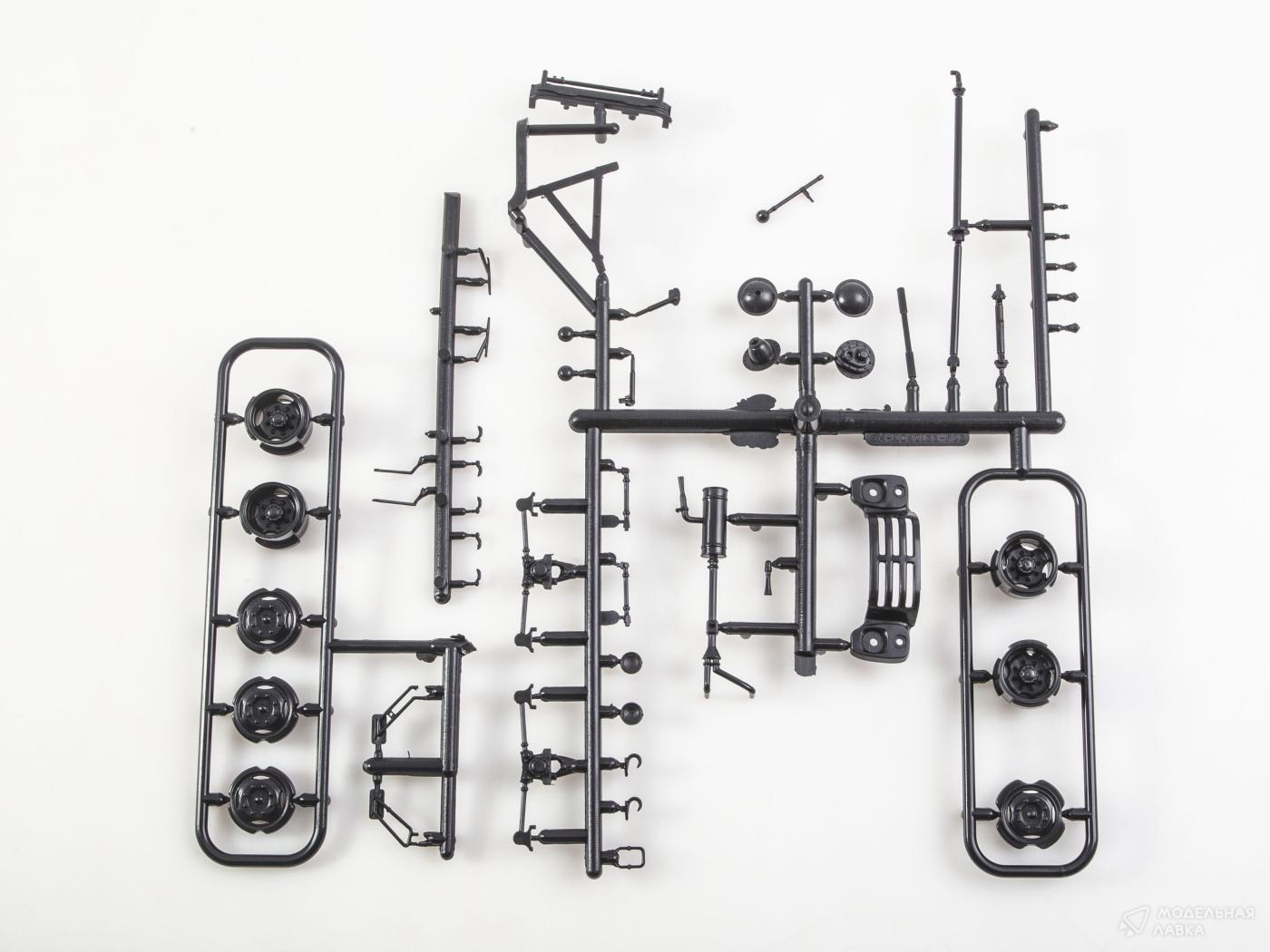 Сборная модель пожарная автоцистерна АЦ-40 (133ГЯ)-181А AVD Models