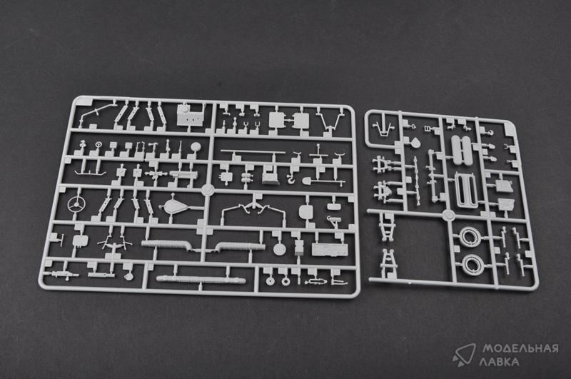 Сборная модель Russian BTR-70 APC early version в масштабе 1:35 Trumpeter Сборная модель Russian BTR-70 APC early version Trumpeter