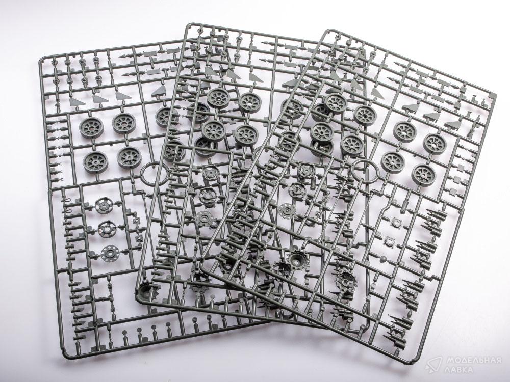 Сборная модель Russian MBT T-90A в масштабе 1:35 Amusing Hobby Сборная модель Russian MBT T-90A Amusing Hobby
