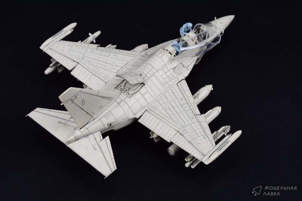 Сборная модель Russian Yak-130 в масштабе 1:48 Kitty Hawk Сборная модель Russian Yak-130 Kitty Hawk