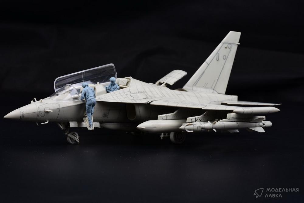 Сборная модель Russian Yak-130 в масштабе 1:48 Kitty Hawk Сборная модель Russian Yak-130 Kitty Hawk