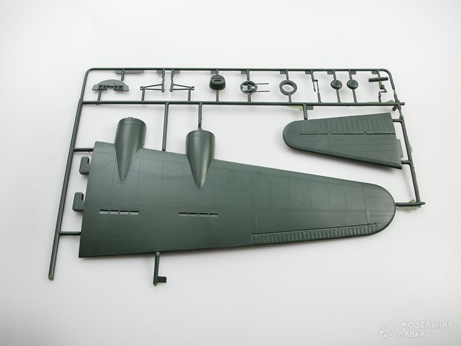 Сборная модель самолет B-17F "Memphis Belle" в масштабе 1:48 Revell Сборная модель самолет B-17F "Memphis Belle" Revell