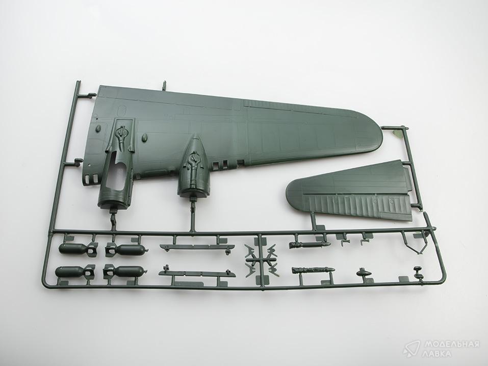 Сборная модель самолет B-17F "Memphis Belle" в масштабе 1:48 Revell Сборная модель самолет B-17F "Memphis Belle" Revell
