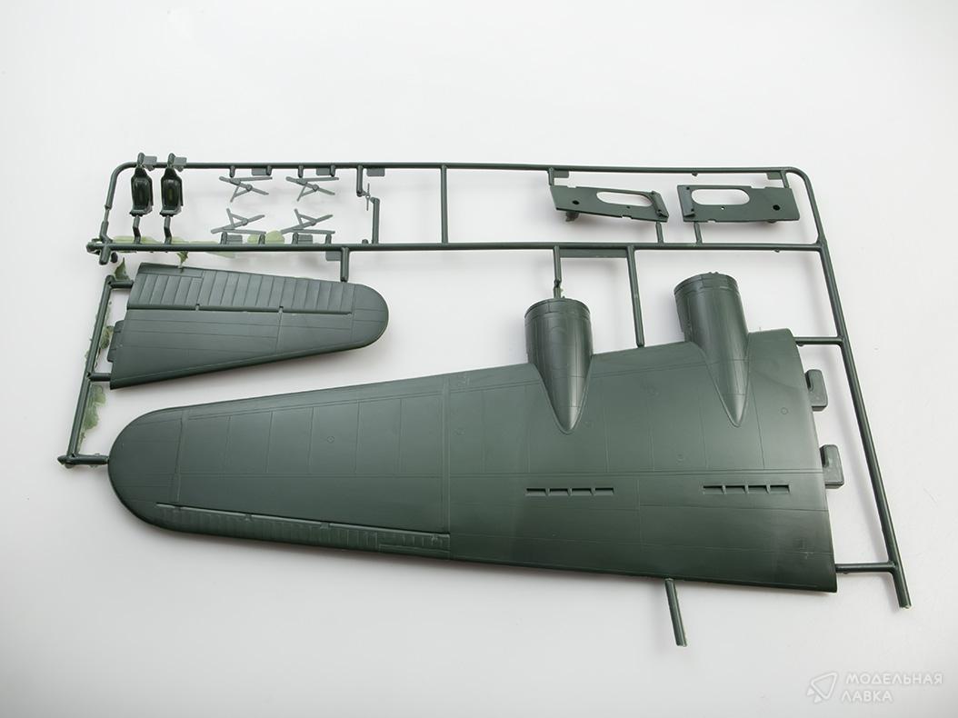 Сборная модель самолет B-17F "Memphis Belle" в масштабе 1:48 Revell Сборная модель самолет B-17F "Memphis Belle" Revell