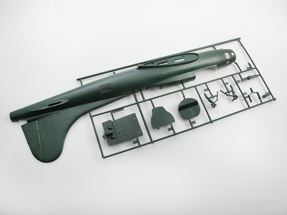 Сборная модель самолет B-17F "Memphis Belle" в масштабе 1:48 Revell Сборная модель самолет B-17F "Memphis Belle" Revell