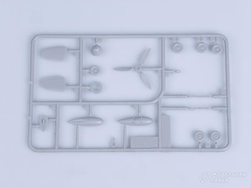 Сборная модель самолет Bf109G-6 (early) в масштабе 1:72 Hobby Boss Сборная модель самолет Bf109G-6 (early) Hobby Boss